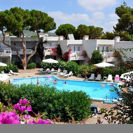 Atlas Apartments Ibiza سانتا أيُلاريا ذيس ريو المظهر الخارجي الصورة
