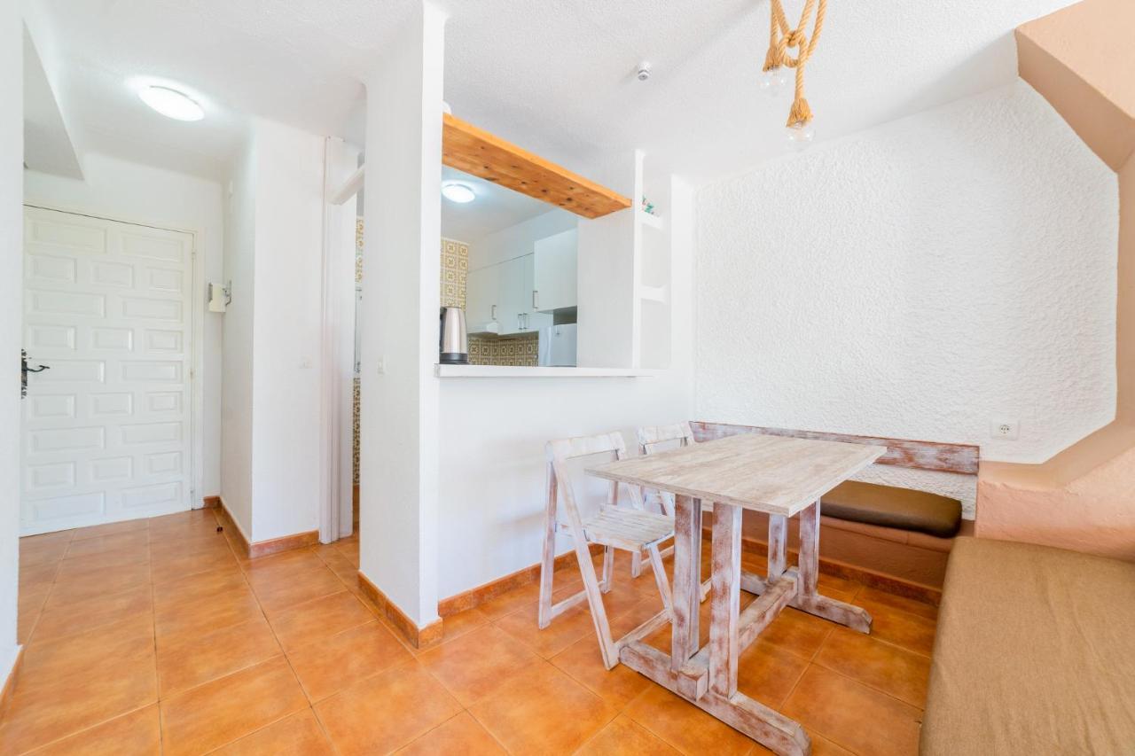Atlas Apartments Ibiza سانتا أيُلاريا ذيس ريو المظهر الخارجي الصورة