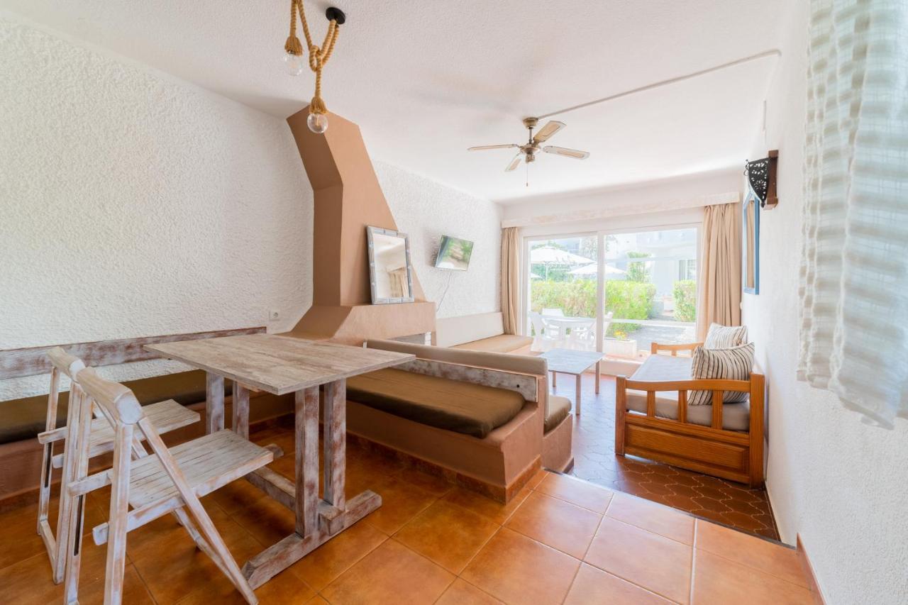 Atlas Apartments Ibiza سانتا أيُلاريا ذيس ريو المظهر الخارجي الصورة