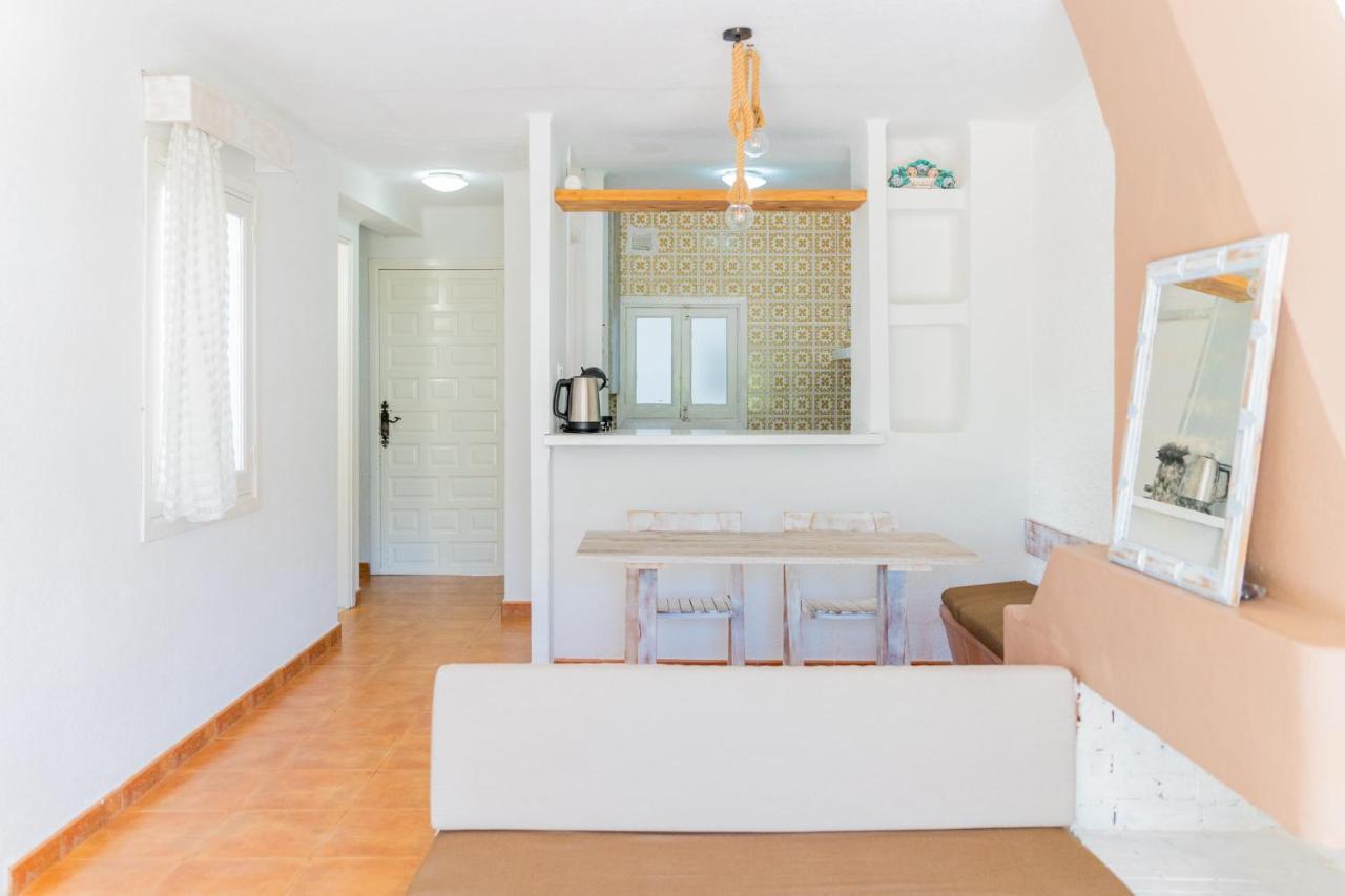 Atlas Apartments Ibiza سانتا أيُلاريا ذيس ريو المظهر الخارجي الصورة