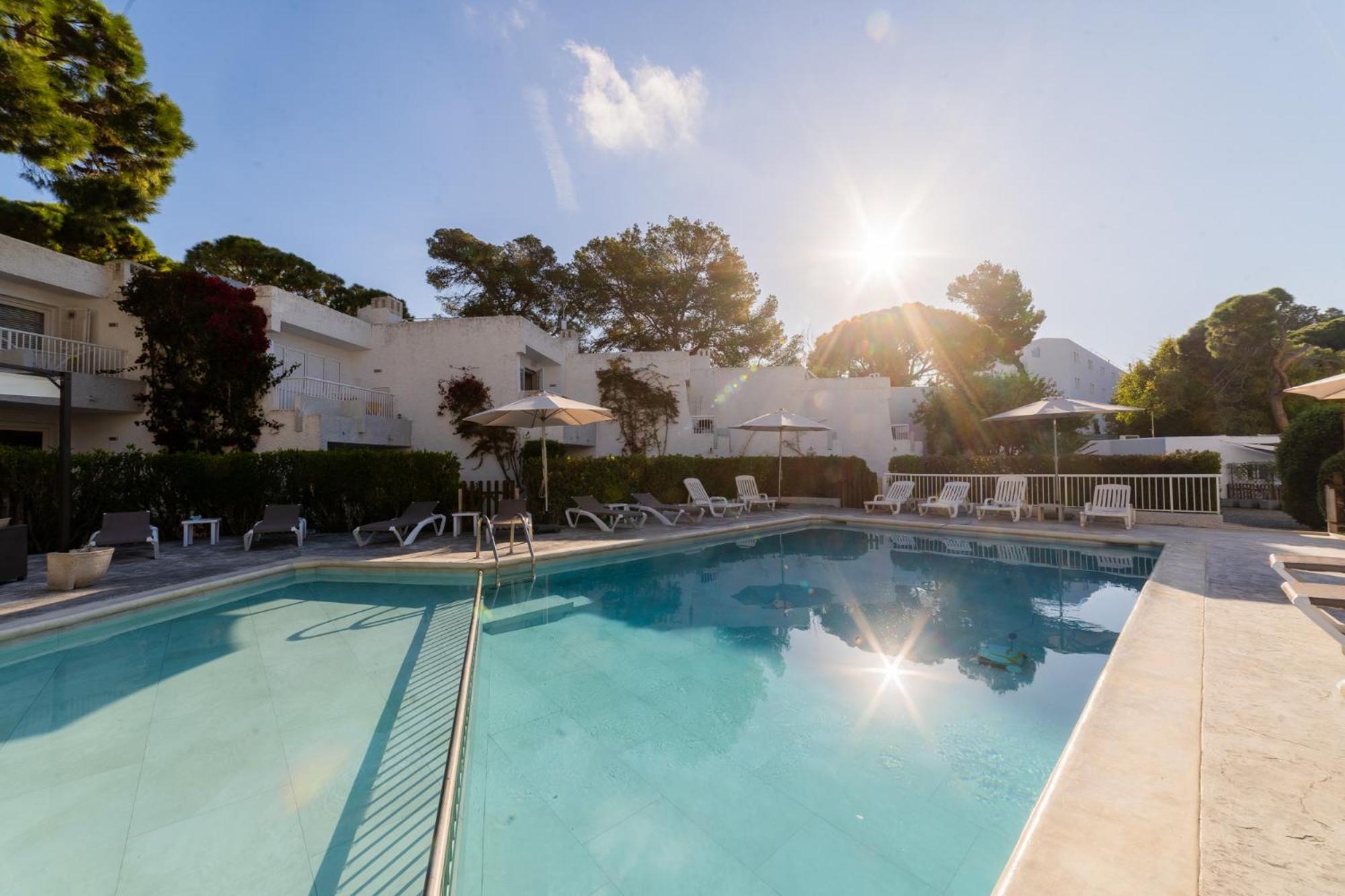 Atlas Apartments Ibiza سانتا أيُلاريا ذيس ريو المظهر الخارجي الصورة