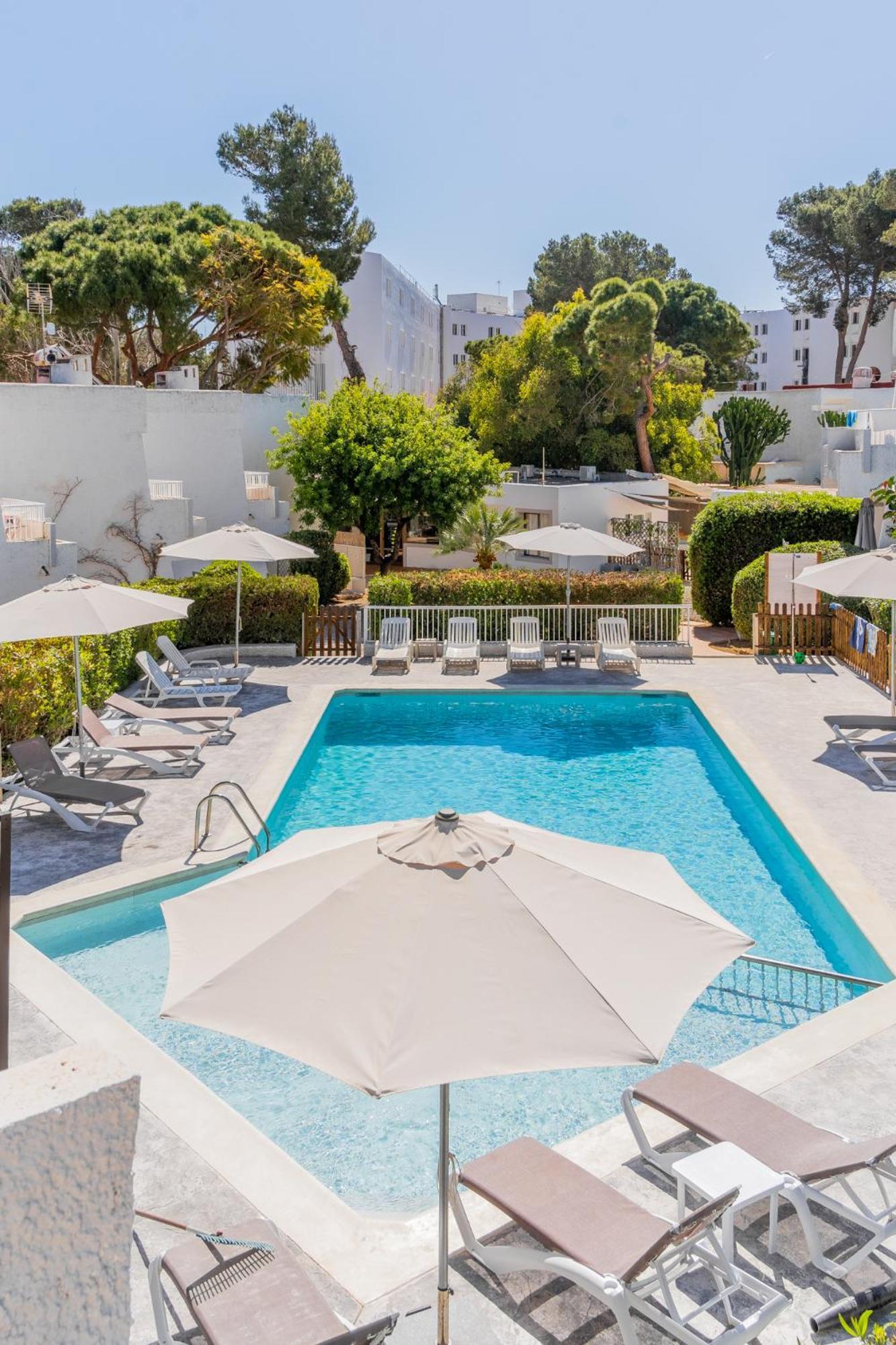 Atlas Apartments Ibiza سانتا أيُلاريا ذيس ريو المظهر الخارجي الصورة