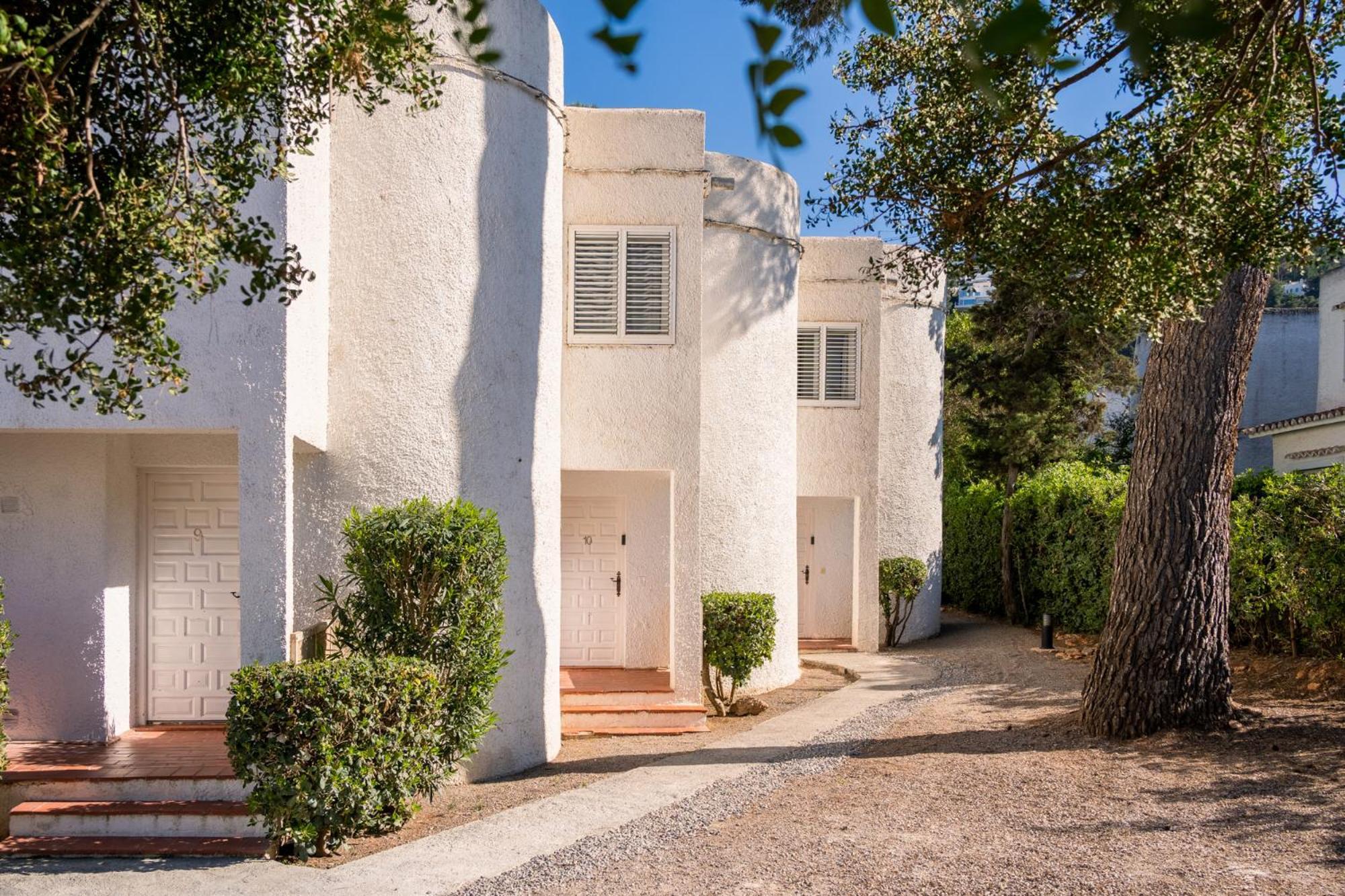 Atlas Apartments Ibiza سانتا أيُلاريا ذيس ريو المظهر الخارجي الصورة